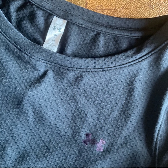 Under Armour Black Athletic Tee - Picture 2 of 4